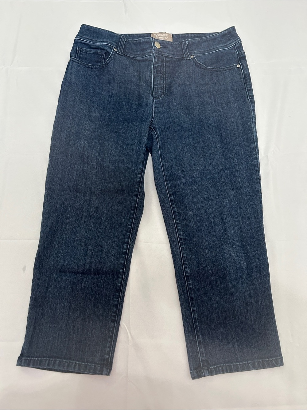 Women’s Chico’s Fabulous Slimming Cropped Jeans Size 0 Dark Wash Denim